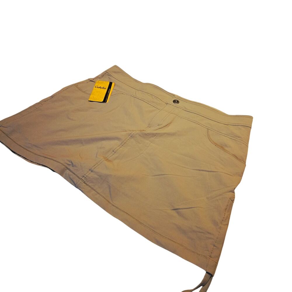Cabela's Skort NWT
New with tags Cabela's Women's Triune Skort  Size 18